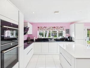 Breakfast Kitchen- click for photo gallery